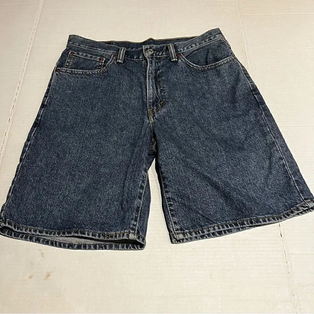 Levi's Shorts Blue Denim W32 Hi Rise mid-length
